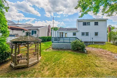 120 Glenwood Road, Glenwood Landing, NY 11547 - Photo 28