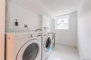 120 Glenwood Rd, Glenwood Landing, NY 11547 - Photo 26