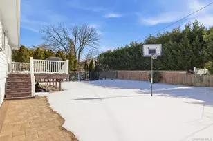 716 Park Ln, Valley Stream, NY 11581 - Photo 22