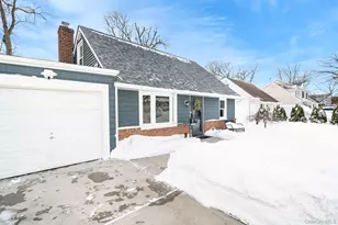 126 Boston Ave, Massapequa, NY 11758 - Photo 4