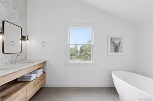 10 Barrett Dr, Hampton Bays, NY 11946 - Photo 18