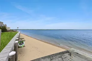 10 Barrett Dr, Hampton Bays, NY 11946 - Photo 26