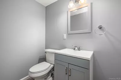 93 Garfield Boulevard, Farmingdale, NY 11735 - Photo 22