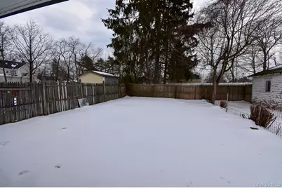 36 S 5th Avenue, Brentwood, NY 11717 - Photo 10