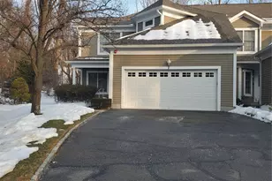 7 Club Pointe Dr, White Plains, NY 10605 - Photo 8