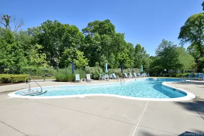 7 Club Pointe Drive #7, White Plains, NY 10605 - Photo 2