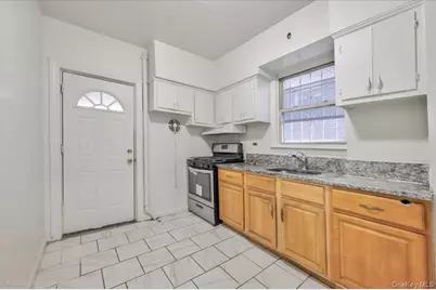 2248 Haviland Avenue, Bronx, NY 10462 - Photo 6