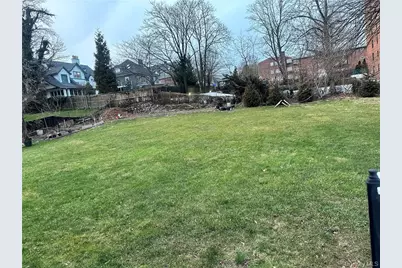 545 Pelham Road, New Rochelle, NY 10805 - Photo 24