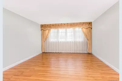 201 Shonnard Terrace, Yonkers, NY 10701 - Photo 2