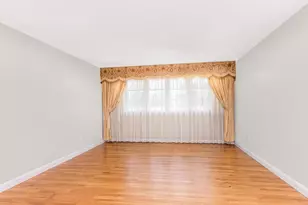 201 Shonnard Terrace, Yonkers, NY 10701 - Photo 2