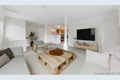 15 Park Place, Hyde Park, NY 12538 - Photo 2