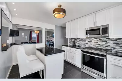 488 Pershing Blvd, Rockville Centre, NY 11570 - Photo 20