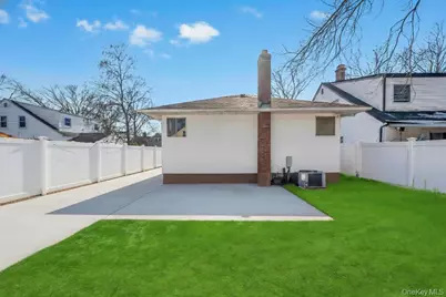 488 Pershing Blvd, Rockville Centre, NY 11570 - Photo 42