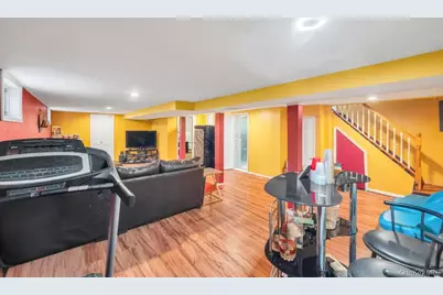 488 Pershing Blvd, Rockville Centre, NY 11570 - Photo 32