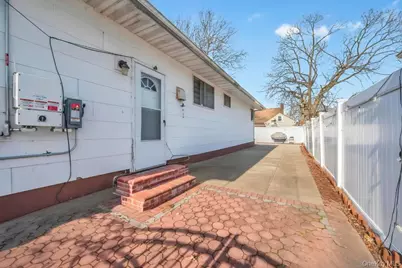 488 Pershing Blvd, Rockville Centre, NY 11570 - Photo 40