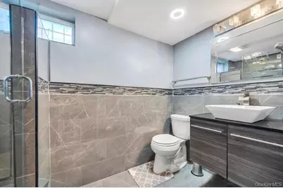 488 Pershing Blvd, Rockville Centre, NY 11570 - Photo 34