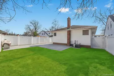 488 Pershing Blvd, Rockville Centre, NY 11570 - Photo 44