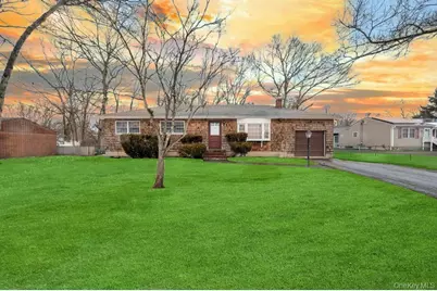 15 E Woodside Avenue, Patchogue, NY 11772 - Photo 1
