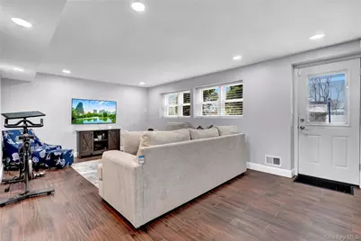 6 Little Court, Deer Park, NY 11729 - Photo 20