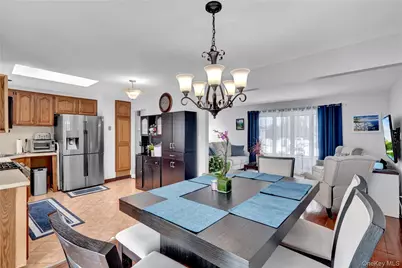 6 Little Court, Deer Park, NY 11729 - Photo 10