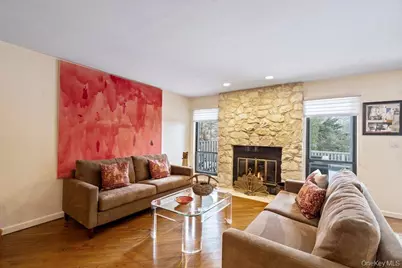 194 Alta Terrace Terrace, Jericho, NY 11753 - Photo 16