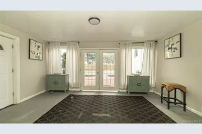 20-22 Bay Shore Avenue #APT 20-1A, Bay Shore, NY 11706 - Photo 2