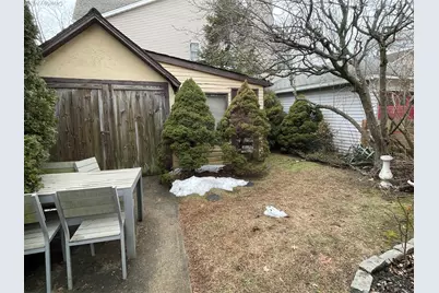 30 Putnam Avenue, Lynbrook, NY 11563 - Photo 14