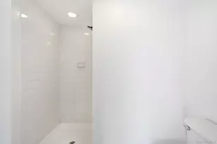 152 Tier St, Bronx, NY 10464 - Photo 22