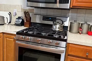 346 Brinsmade Ave, Bronx, NY 10465 - Photo 10