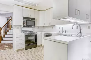 38 Forshay Rd, Monsey, NY 10952 - Photo 12