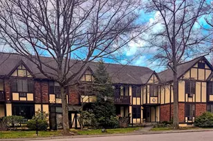 17 Foxwood Dr, Pleasantville, NY 10570 - Photo 2