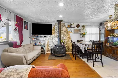 239 Washington Avenue, Amityville, NY 11701 - Photo 10