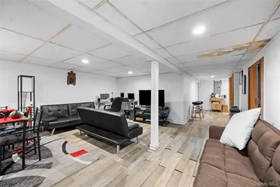 239 Washington Avenue, Amityville, NY 11701 - Photo 26