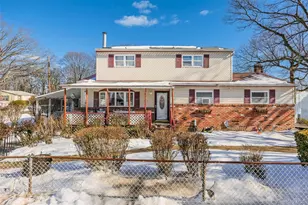 239 Washington Ave, Amityville, NY 11701 - Photo 2