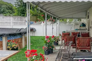 239 Washington Ave, Amityville, NY 11701 - Photo 32