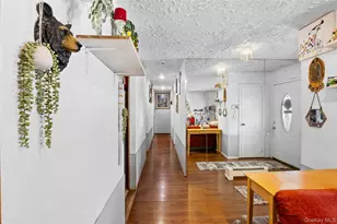 239 Washington Ave, Amityville, NY 11701 - Photo 14