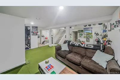 2909 New London Avenue, Medford, NY 11763 - Photo 24