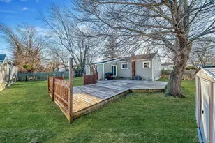 2909 New London Ave, Medford, NY 11763 - Photo 30