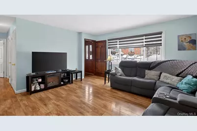 525 Keller Avenue, Elmont, NY 11003 - Photo 8