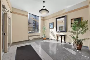 142-35 84th Dr, Jamaica, NY 11435 - Photo 4