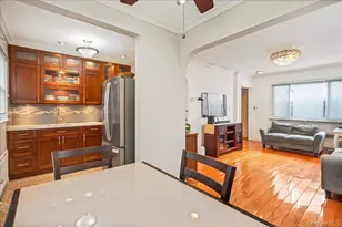 141-46 253rd St, Rosedale, NY 11422 - Photo 8