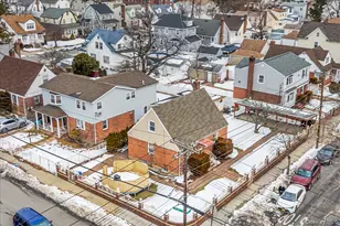 141-46 253rd St, Rosedale, NY 11422 - Photo 32