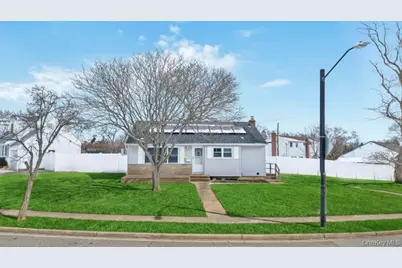 41 Winding Road, Hicksville, NY 11801 - Photo 18