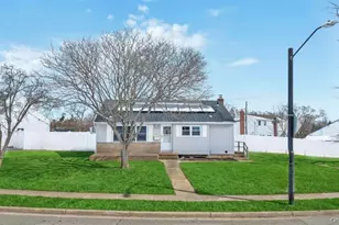 41 Winding Rd, Hicksville, NY 11801 - Photo 18