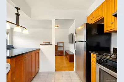 240-22 70th Avenue, Little Neck, NY 11362 - Photo 4