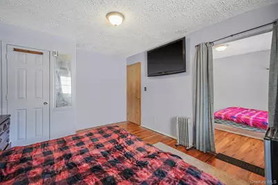 120 Evergreen Avenue, Brentwood, NY 11717 - Photo 20