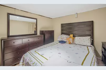 120 Evergreen Avenue, Brentwood, NY 11717 - Photo 24