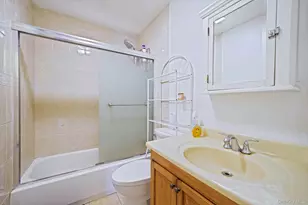 120 Evergreen Ave, Brentwood, NY 11717 - Photo 18