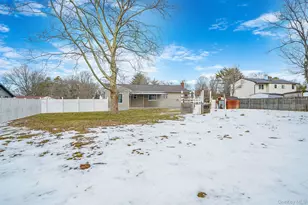 120 Evergreen Ave, Brentwood, NY 11717 - Photo 38