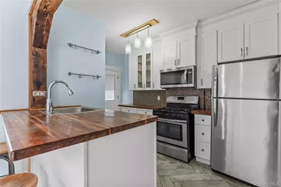 22 Stephenson Boulevard #1st, New Rochelle, NY 10801 - Photo 6